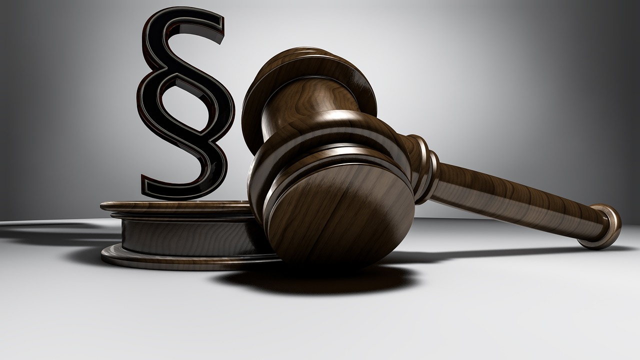 How a Privacy Policy Attorney Protects Your Business and Your Users